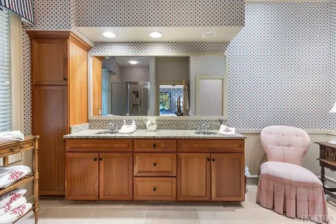 18 Village Walk Highlands NC 28741