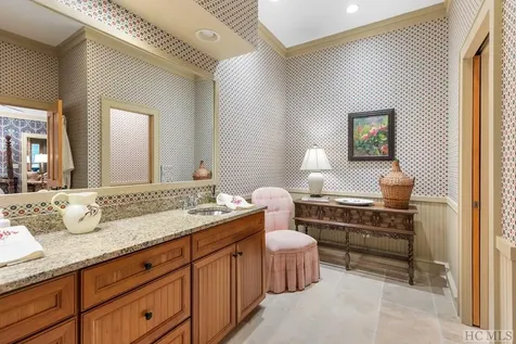 18 Village Walk Highlands NC 28741