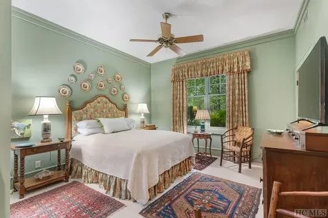 18 Village Walk Highlands NC 28741