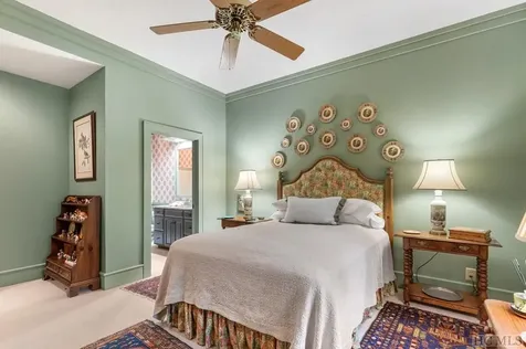 18 Village Walk Highlands NC 28741