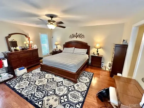 214 Needlepine Lane Sapphire NC 28774