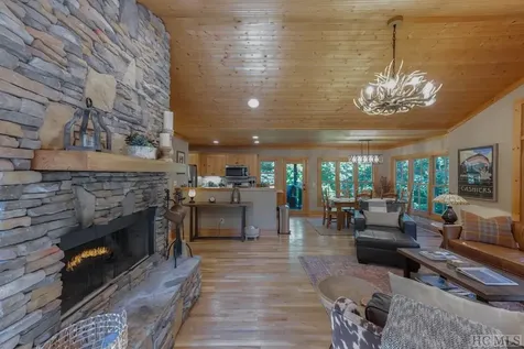 133B Portland Ridge Cashiers NC 28717