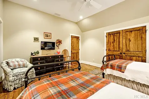 62 Old Willow Circle Cashiers NC 28717