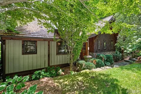 40 Upper Cottage Lane Highlands NC 28741