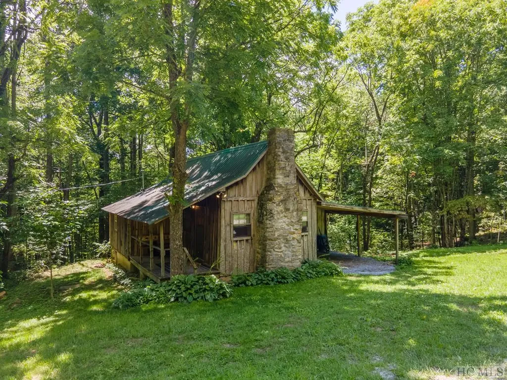 314 Little Hog Back Mountain Lane Highlands NC 28741