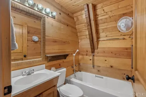 324 North Drive Highlands NC 28741