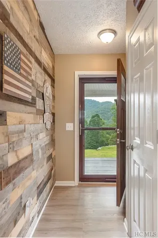 67 Old Tiger Trail Glenville NC 28736