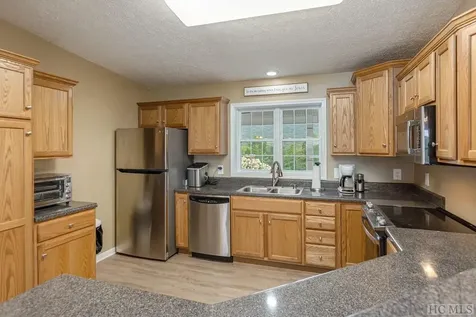 67 Old Tiger Trail Glenville NC 28736