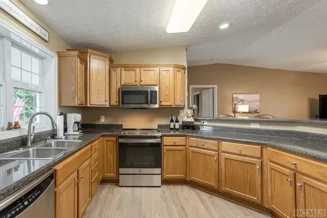67 Old Tiger Trail Glenville NC 28736