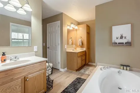 67 Old Tiger Trail Glenville NC 28736