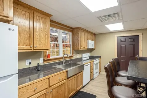 67 Old Tiger Trail Glenville NC 28736