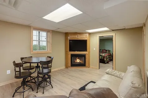 67 Old Tiger Trail Glenville NC 28736