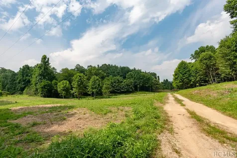 1517 Pilot Knob Road Glenville NC 28736