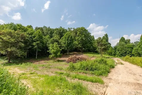 1517 Pilot Knob Road Glenville NC 28736