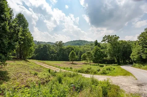 1517 Pilot Knob Road Glenville NC 28736