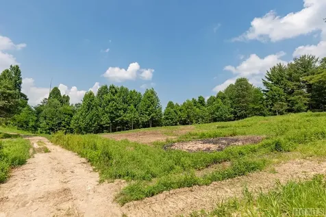 1517 Pilot Knob Road Glenville NC 28736