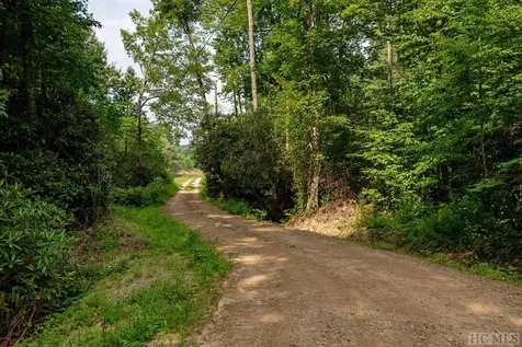 1517 Pilot Knob Road Glenville NC 28736