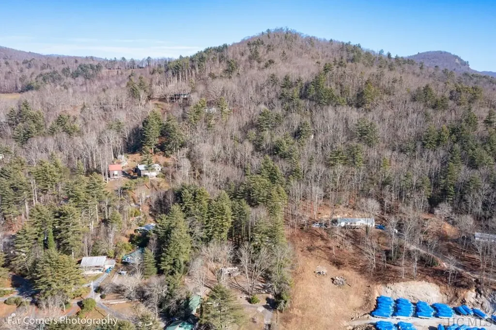 Lt1 Sec6 Sage Circle Glenville NC 28736