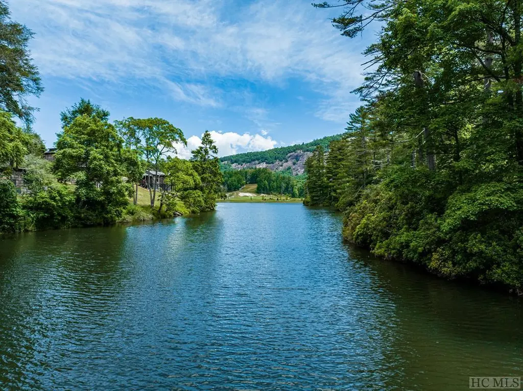 0 Flagstone Road Cashiers NC 28717