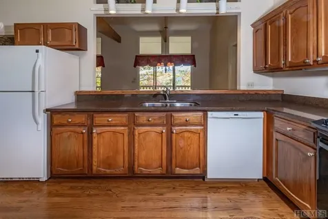 294 Club Colony Lane Lake Toxaway NC 28747