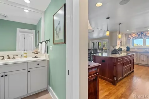 653 Country Club Drive Highlands NC 28741