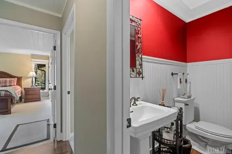 653 Country Club Drive Highlands NC 28741