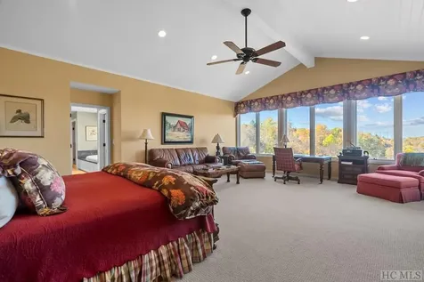 653 Country Club Drive Highlands NC 28741
