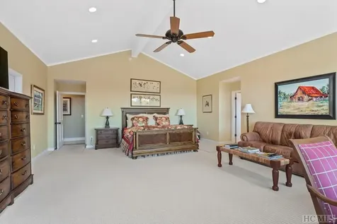 653 Country Club Drive Highlands NC 28741