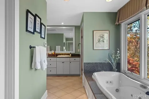 653 Country Club Drive Highlands NC 28741