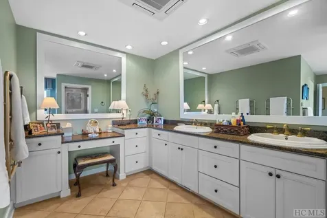 653 Country Club Drive Highlands NC 28741