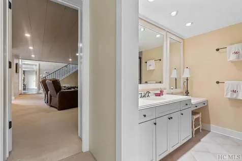 653 Country Club Drive Highlands NC 28741