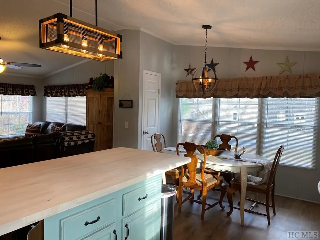 Lake Toxaway NC 28747