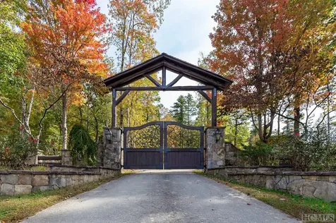61 Moonstone Loop Highlands NC 28741