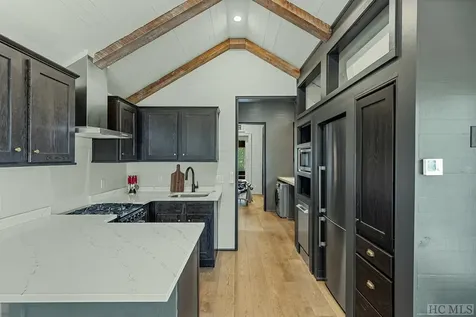 61 Moonstone Loop Highlands NC 28741