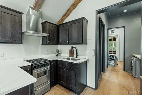 21 Moonstone Loop Highlands NC 28741