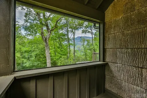 21 Moonstone Loop Highlands NC 28741