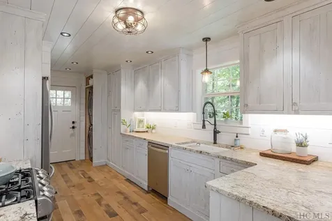 619 Holly Road Sapphire NC 28774