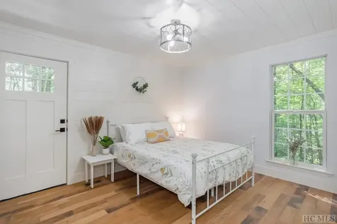 619 Holly Road Sapphire NC 28774