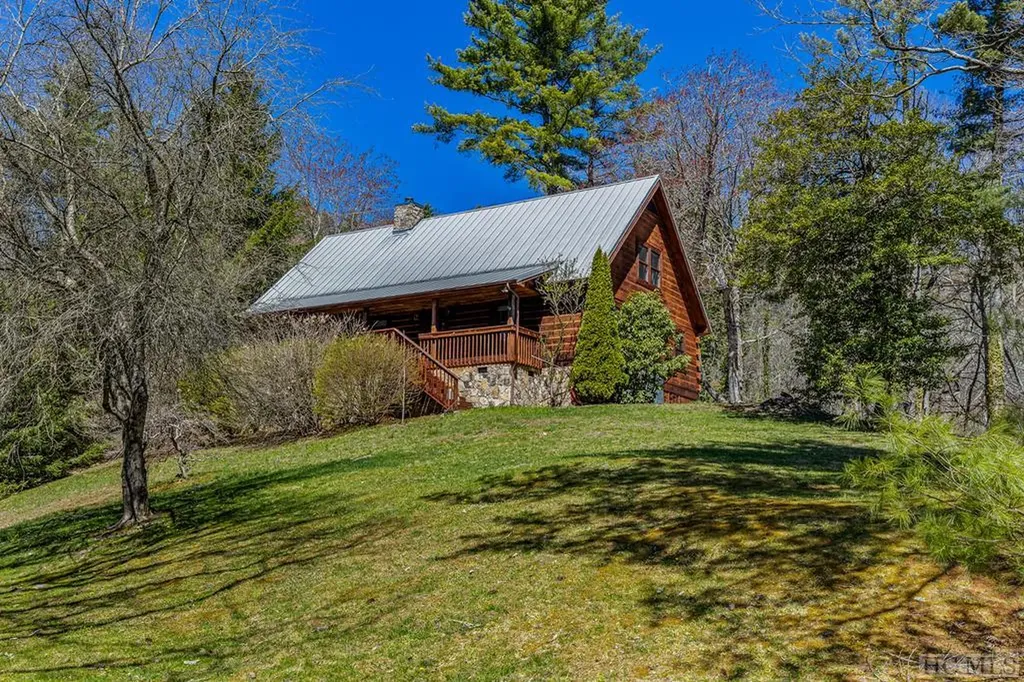 910 Hwy 107 N Cashiers NC 28717