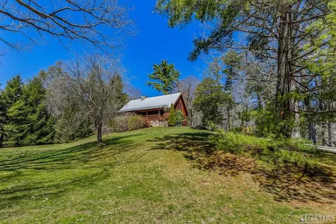 910 Hwy 107 N Cashiers NC 28717