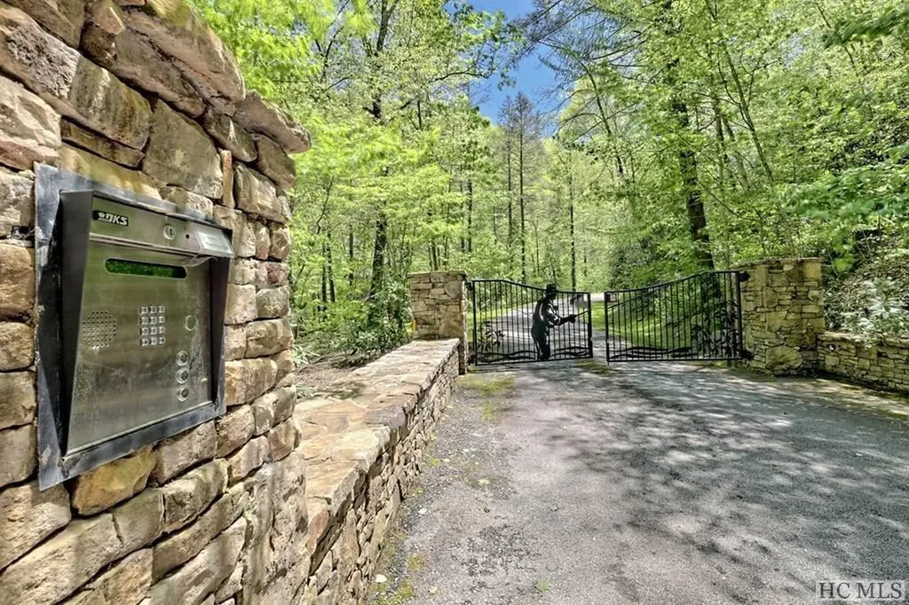 13 Hares Ear Tuckasegee NC 28783