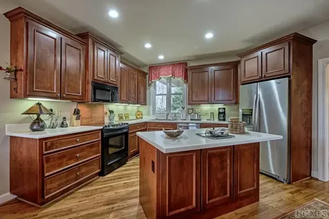 75D Burning Bush Lane Highlands NC 28741
