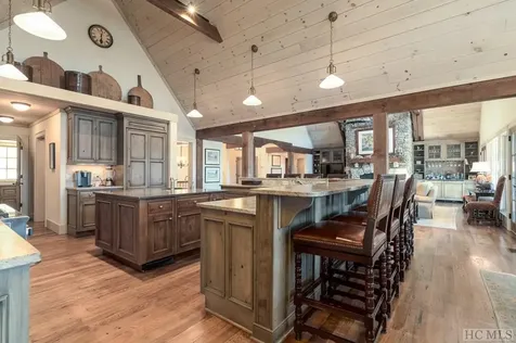 872 Cross Creek Trail Cullowhee NC 28723