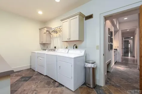 872 Cross Creek Trail Cullowhee NC 28723