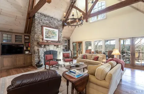 872 Cross Creek Trail Cullowhee NC 28723