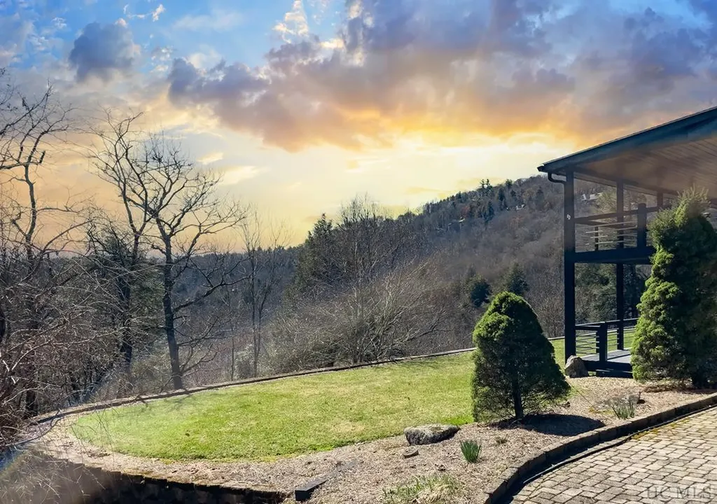 34 Spruce Lane Highlands NC 28741