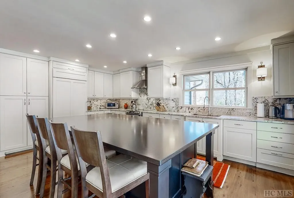 34 Spruce Lane Highlands NC 28741