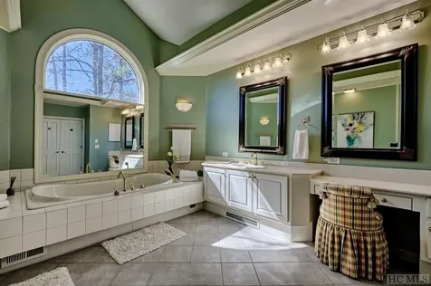 113 Lake Court Highlands NC 28741