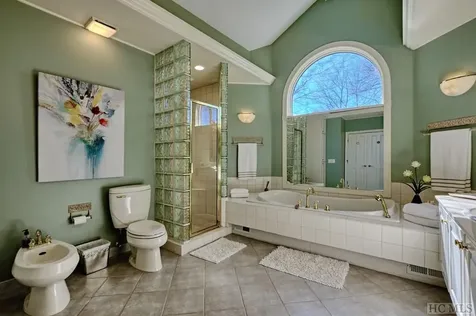 113 Lake Court Highlands NC 28741