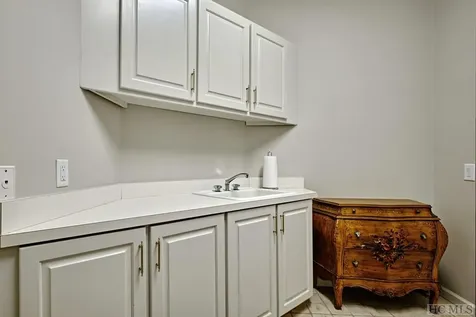 113 Lake Court Highlands NC 28741